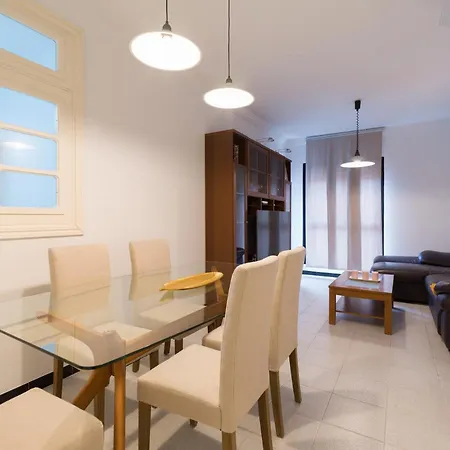 Apartment Three Bedroom Flat With Pool And Sea View
