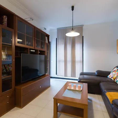 Three Bedroom Flat With Pool And Sea View Apartment *