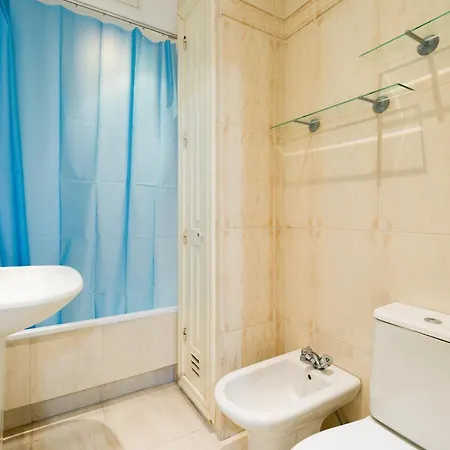 Apartment Three Bedroom Flat With Pool And Sea View *