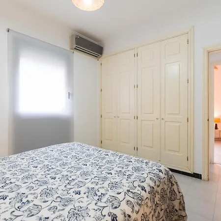 Three Bedroom Flat With Pool And Sea View Apartment